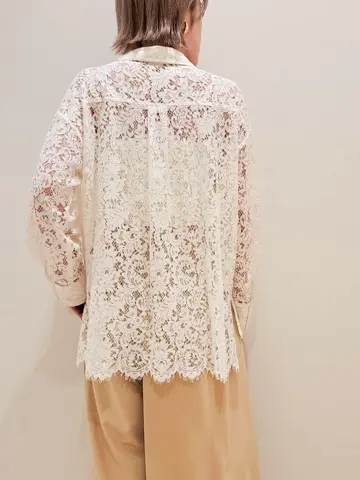 GRACE CONTINENTAL 今野　志保 コーディネート画像