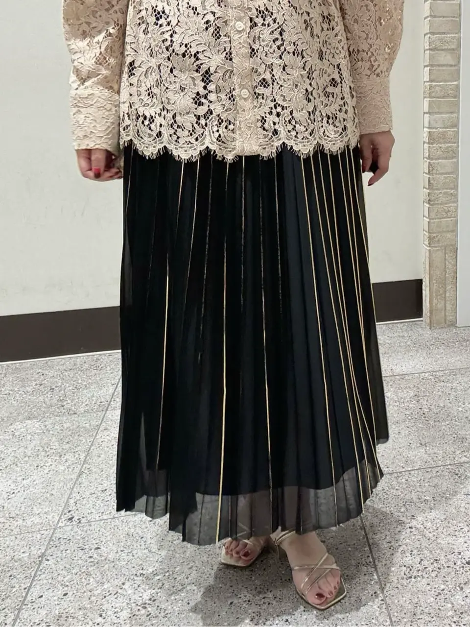 GRACE CONTINENTAL MOMOKO コーディネート画像