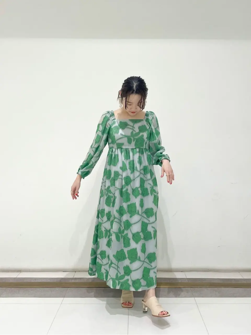 GRACE CONTINENTAL SAYUMI Nagashima コーディネート画像