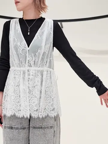 GRACE CONTINENTAL 今野　志保 コーディネート画像