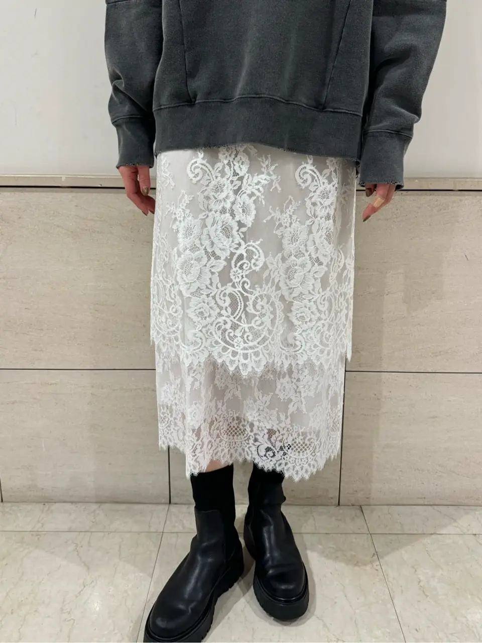 GRACE CONTINENTAL 伊藤　静華 コーディネート画像