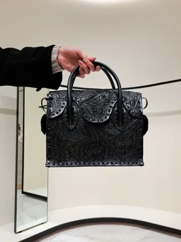 GRACE CONTINENTAL 今野　志保 コーディネート画像