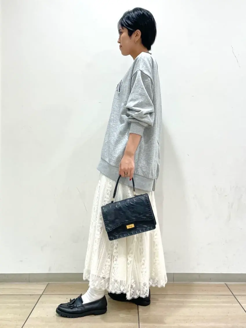 GRACE CONTINENTAL yoshi コーディネート画像