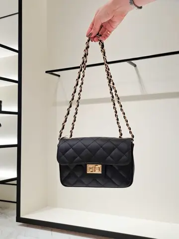 GRACE CONTINENTAL 今野　志保 コーディネート画像