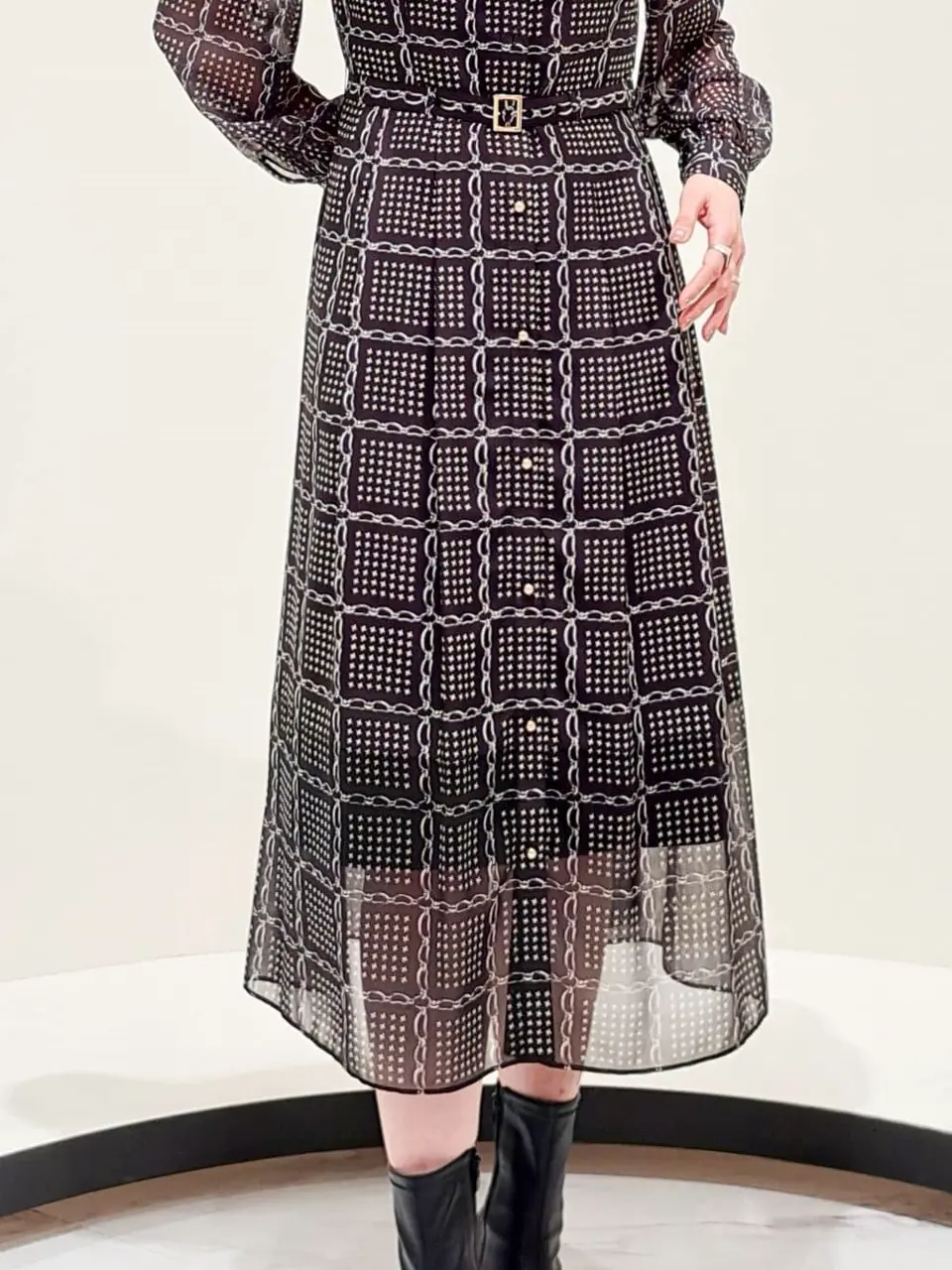 GRACE CONTINENTAL 今野　志保 コーディネート画像