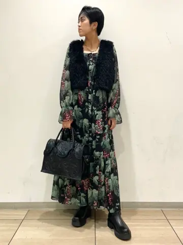 GRACE CONTINENTAL yoshi コーディネート画像