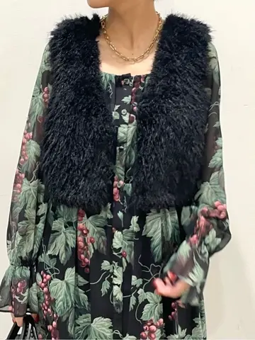 GRACE CONTINENTAL yoshi コーディネート画像