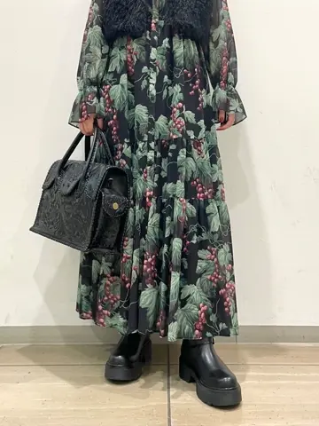 GRACE CONTINENTAL yoshi コーディネート画像