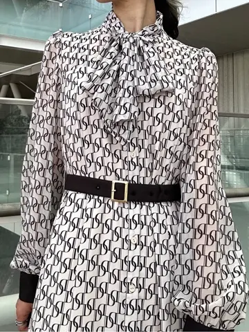 GRACE CONTINENTAL FUKUSHIMA YURIE コーディネート画像