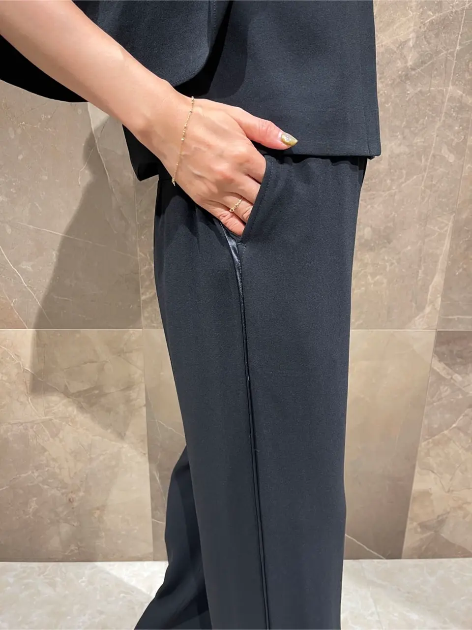 GRACE CONTINENTAL 穐山　香織 コーディネート画像