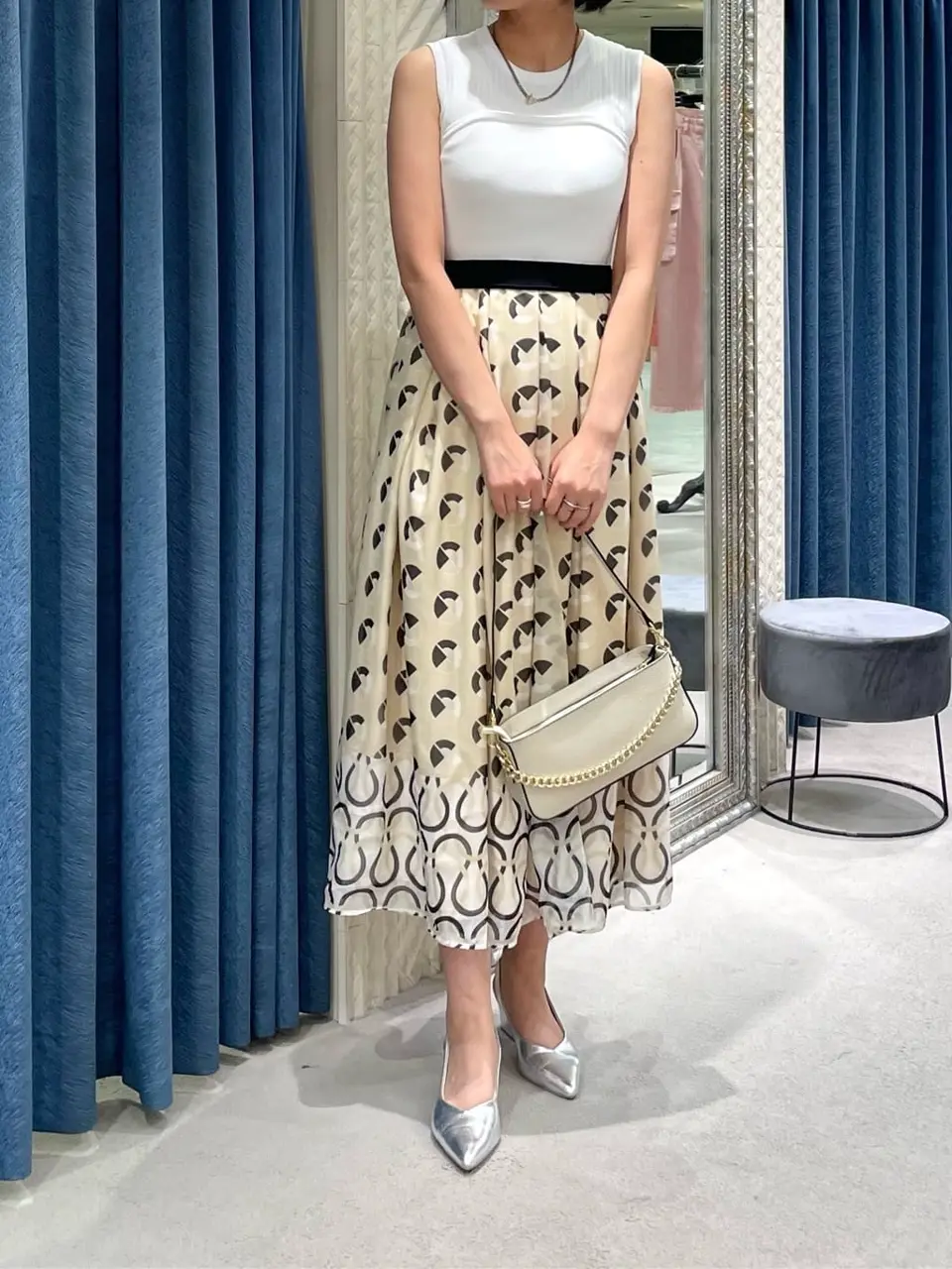 GRACE CONTINENTAL yoshi コーディネート画像