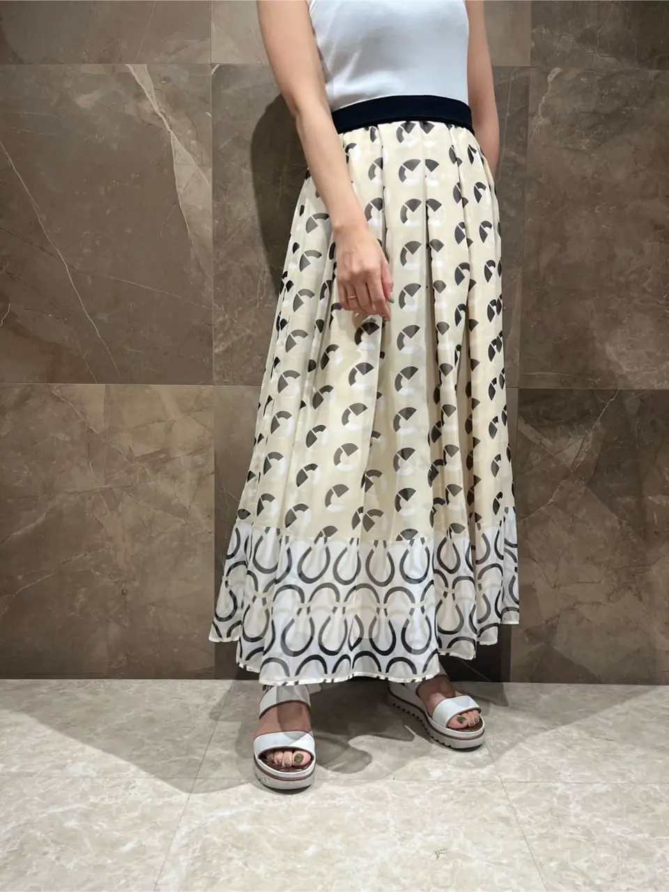 GRACE CONTINENTAL 穐山　香織 コーディネート画像