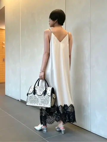 GRACE CONTINENTAL yoshi コーディネート画像