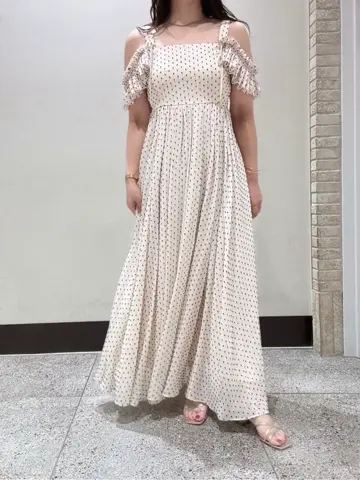 GRACE CONTINENTAL MOMOKO コーディネート画像