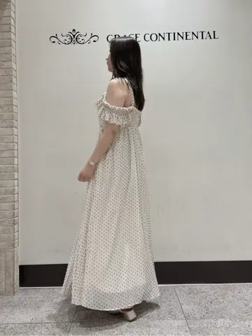 GRACE CONTINENTAL MOMOKO コーディネート画像