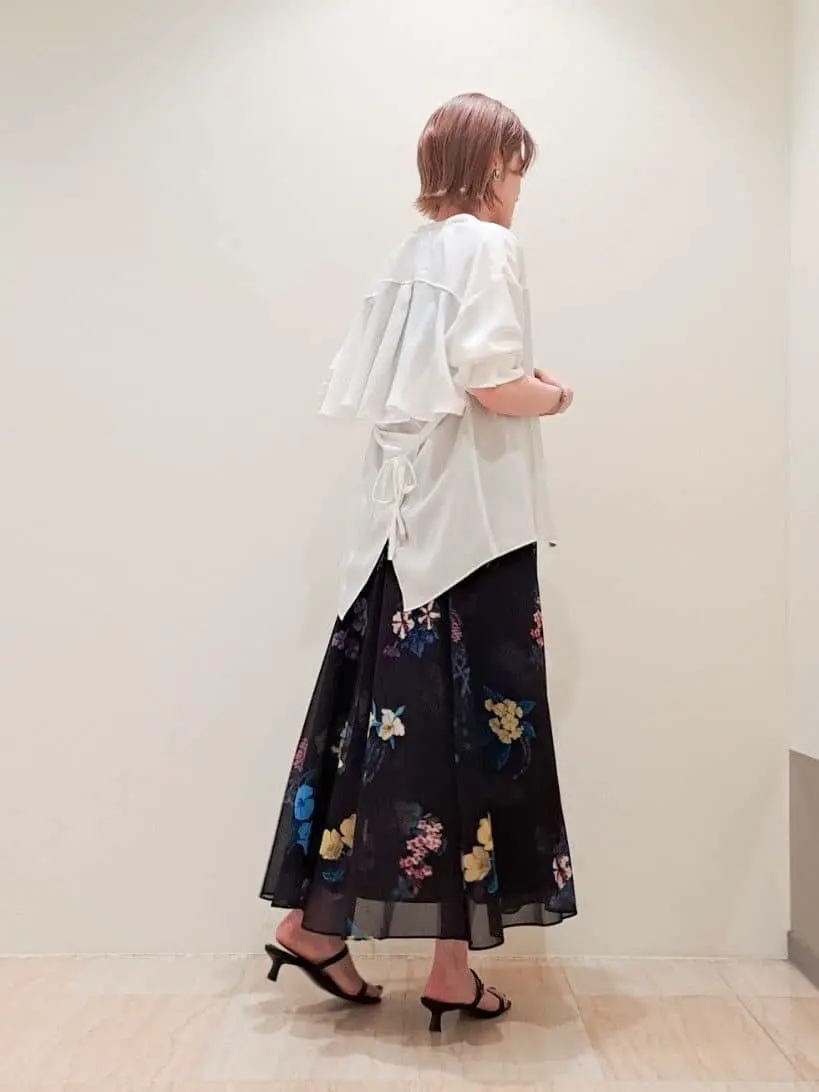 GRACE CONTINENTAL 今野　志保 コーディネート画像