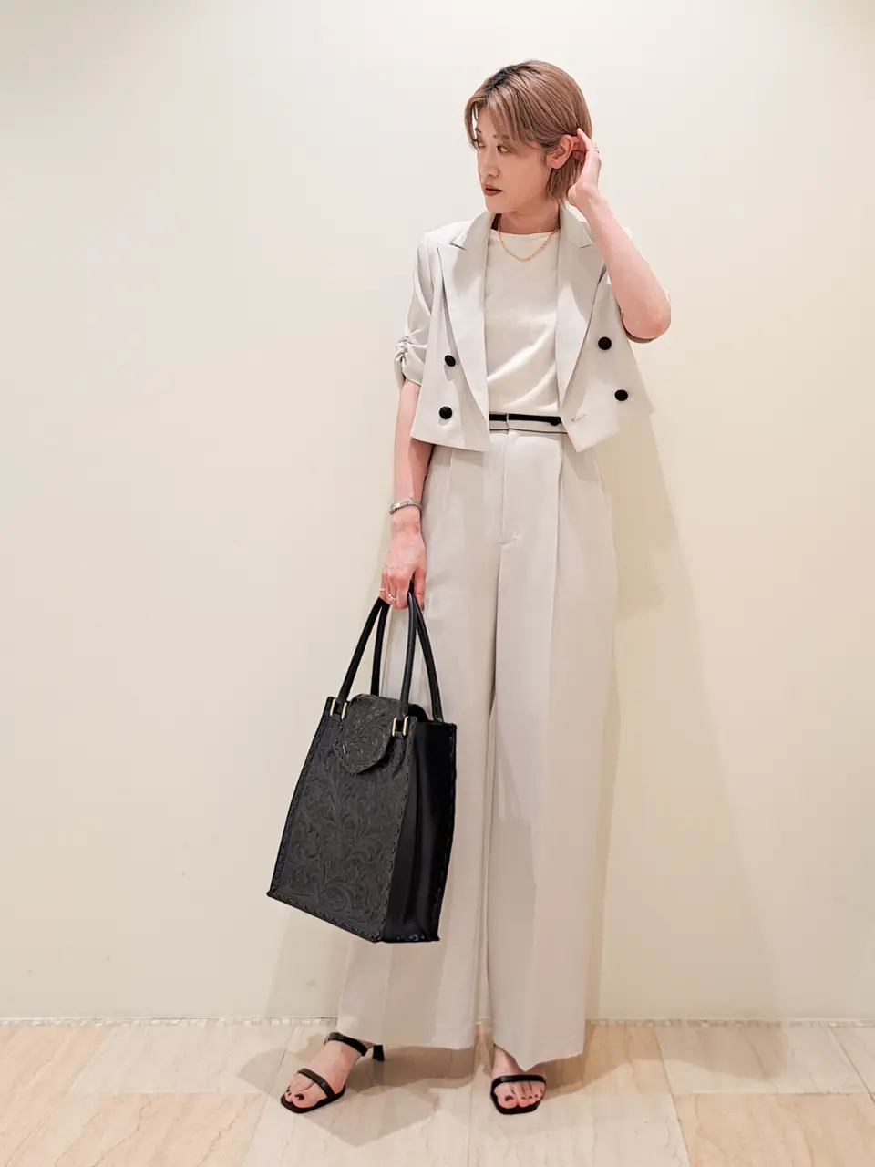 GRACE CONTINENTAL 今野　志保 コーディネート画像