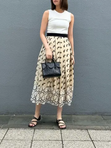 GRACE CONTINENTAL 伊藤　静華 コーディネート画像