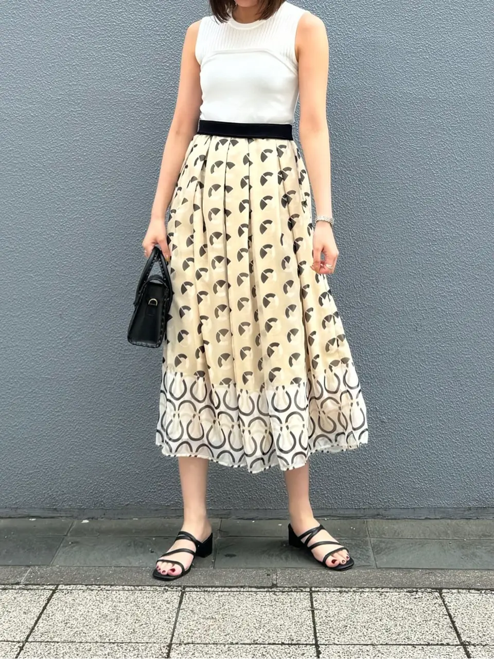 GRACE CONTINENTAL 伊藤　静華 コーディネート画像