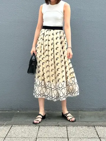 GRACE CONTINENTAL 伊藤　静華 コーディネート画像