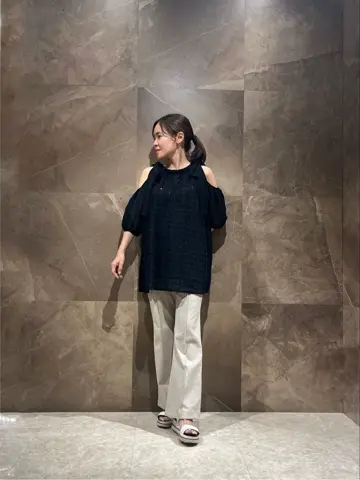 GRACE CONTINENTAL 穐山　香織 コーディネート画像