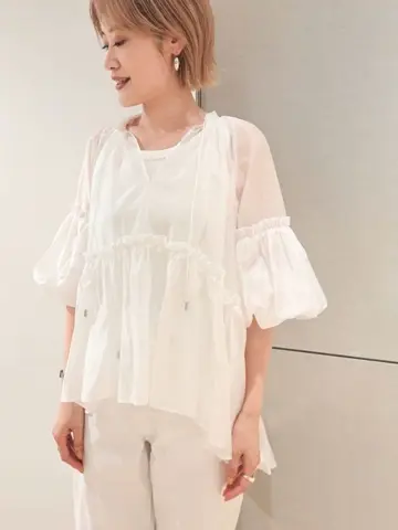 GRACE CONTINENTAL 今野　志保 コーディネート画像