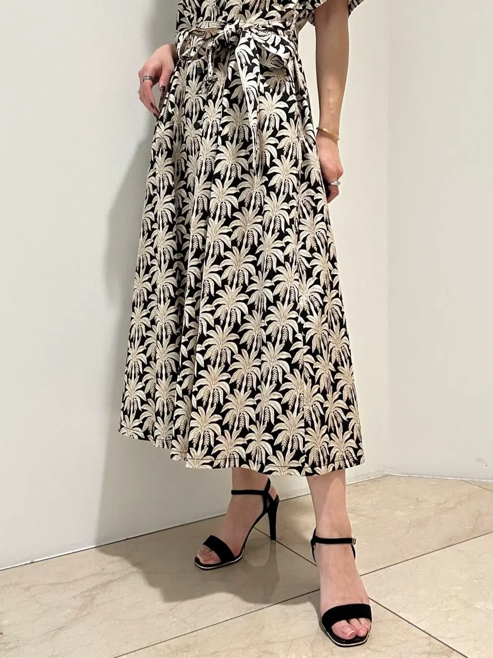 GRACE CONTINENTAL FUKUSHIMA YURIE コーディネート画像