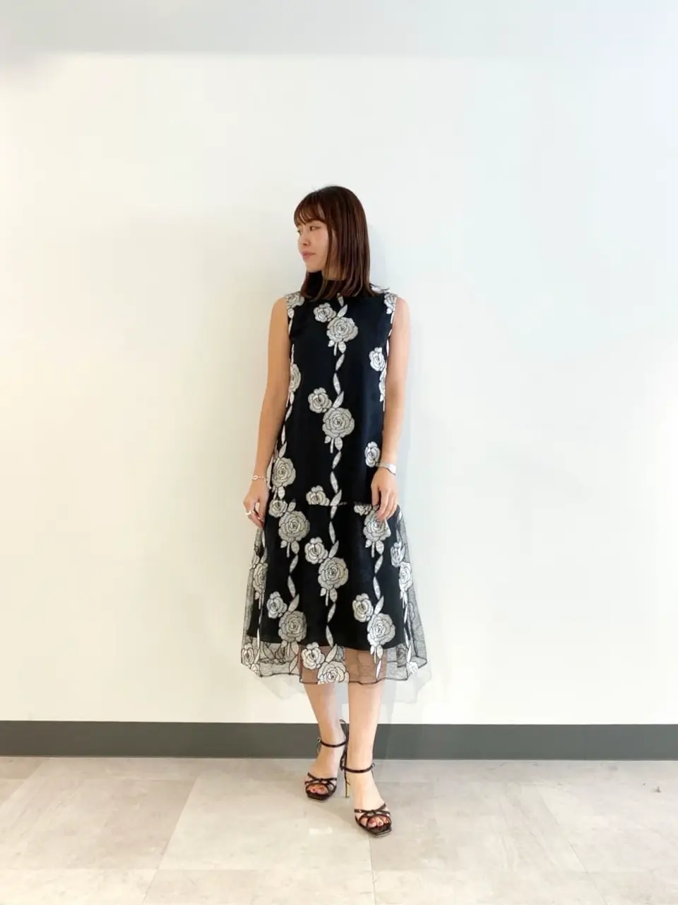 Grace Continental 刺繍入り黒ミディ丈ワンピース チェックコード刺繍ロングワンピース / GRACE CONTINENTAL