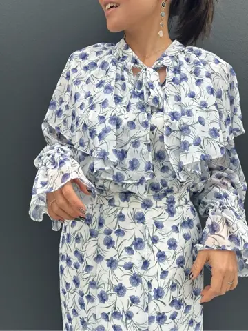 GRACE CONTINENTAL 穐山　香織 コーディネート画像