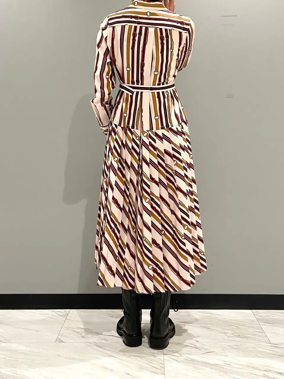 GRACE CONTINENTAL yoshi コーディネート画像