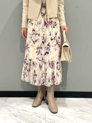 GRACE CONTINENTAL yoshi コーディネート画像