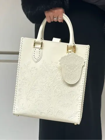 GRACE CONTINENTAL 尾田亜沙美 コーディネート画像