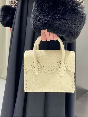 GRACE CONTINENTAL Abe コーディネート画像