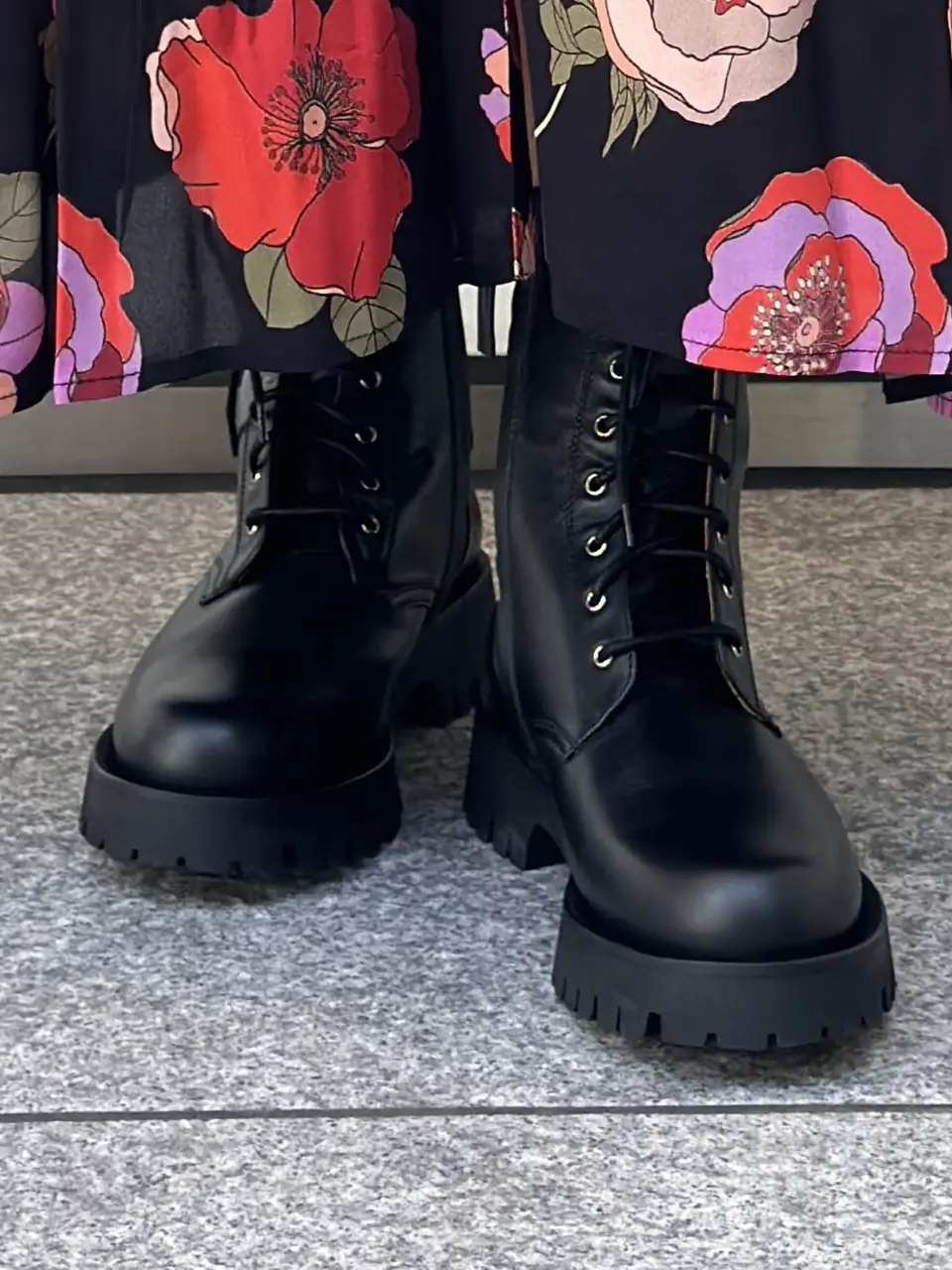 GRACE CONTINENTAL 尾田亜沙美 コーディネート画像