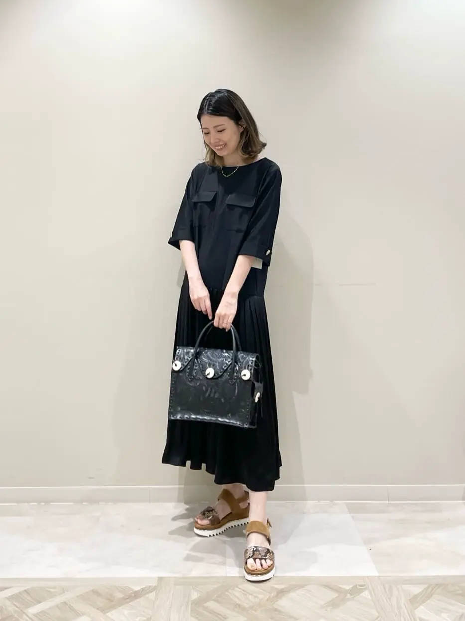 GRACE CONTINENTAL minami コーディネート画像