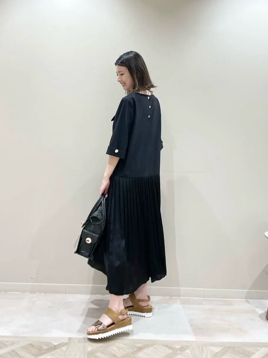 GRACE CONTINENTAL minami コーディネート画像