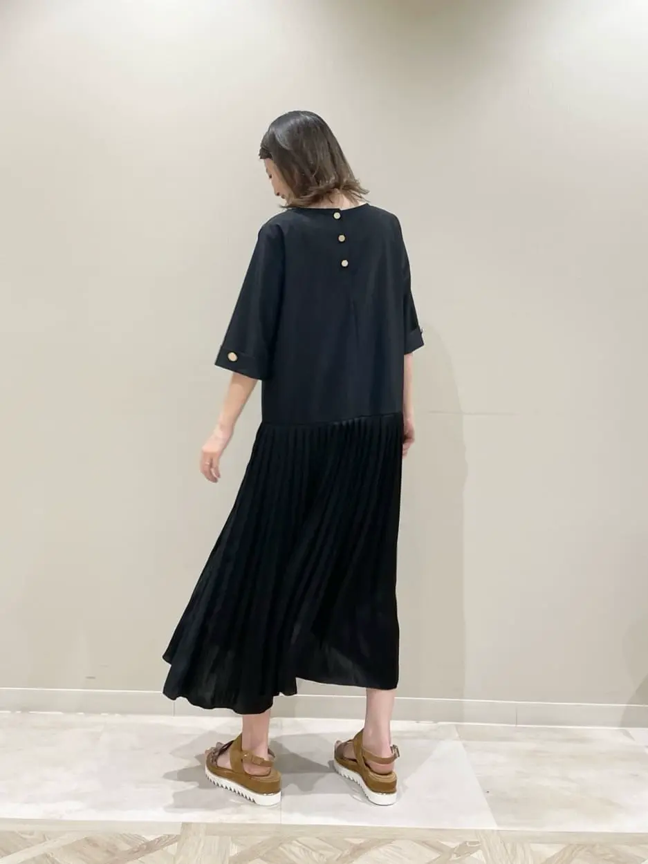 GRACE CONTINENTAL minami コーディネート画像