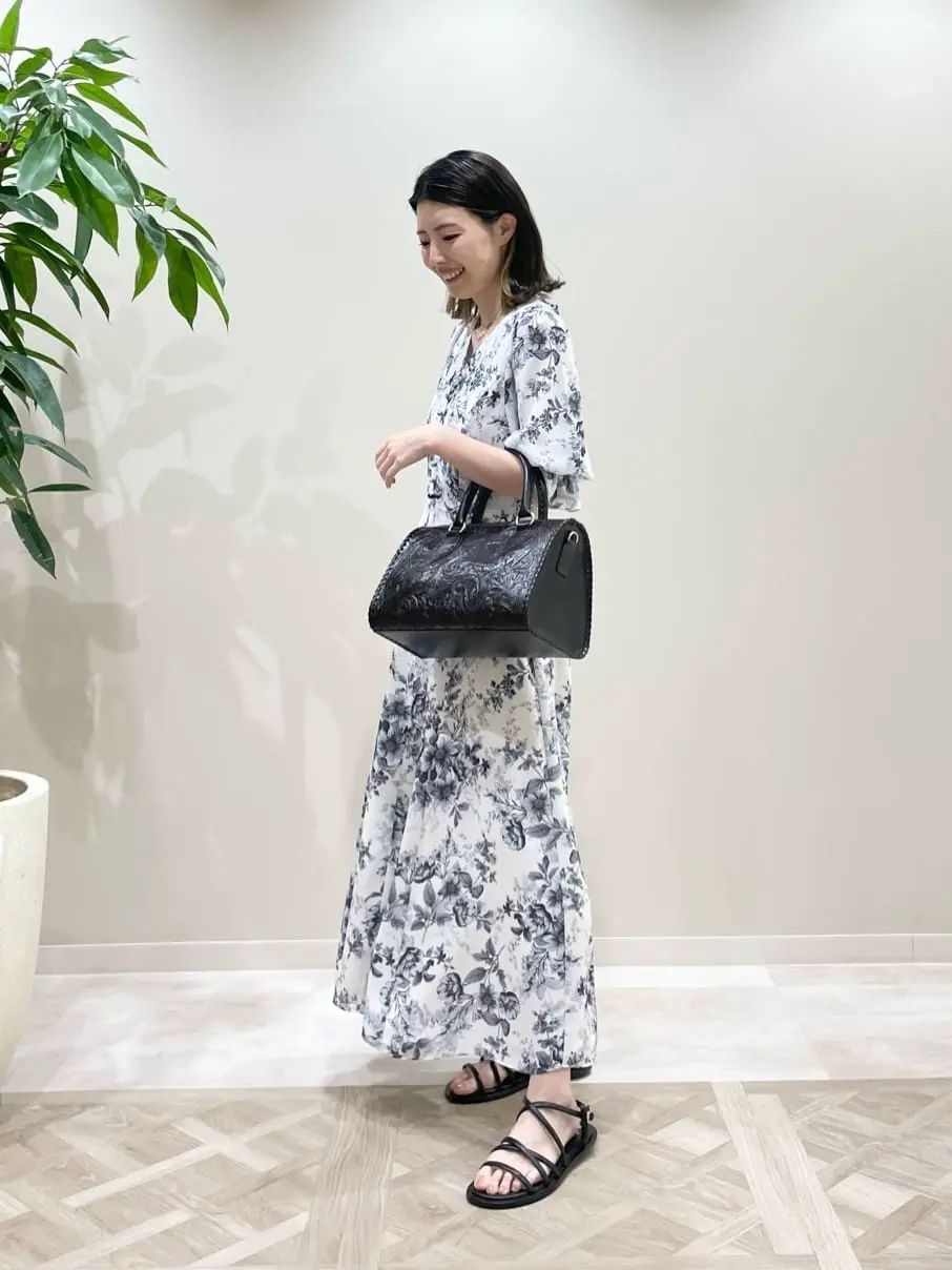 GRACE CONTINENTAL minami コーディネート画像