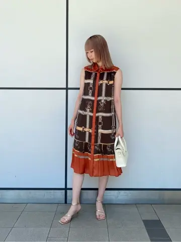 GRACE CONTINENTAL Abe コーディネート画像