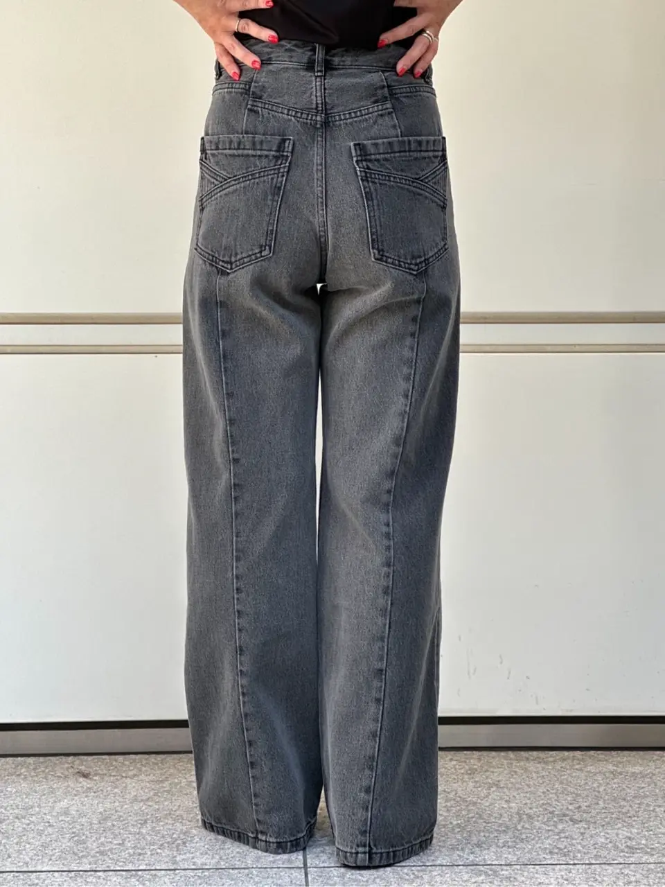 GRACE CONTINENTAL 尾田亜沙美 コーディネート画像