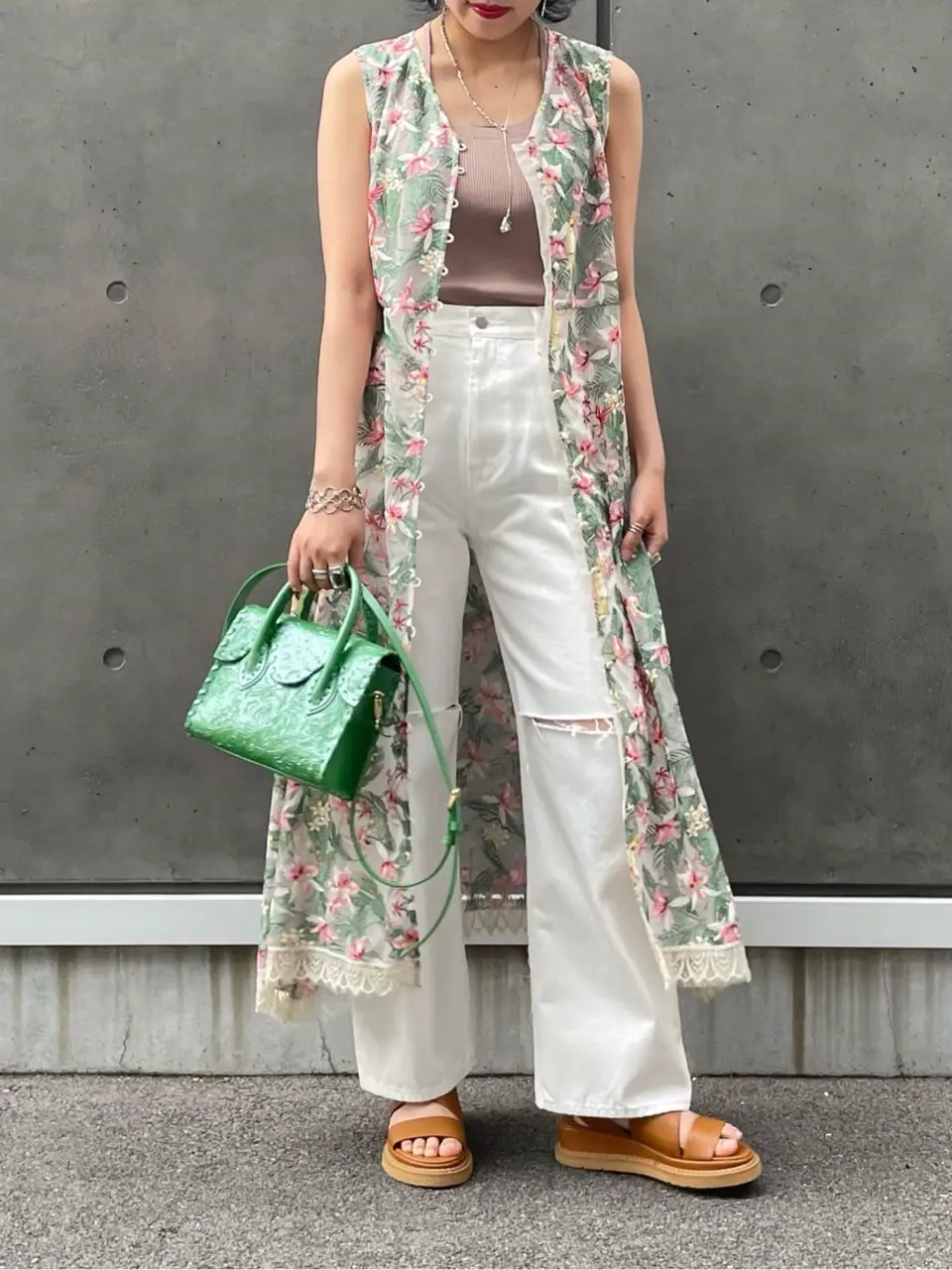 GRACE CONTINENTAL yoshi コーディネート画像