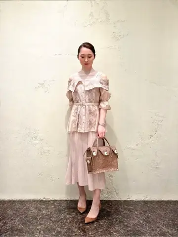 GRACE CONTINENTAL Kogane. コーディネート画像