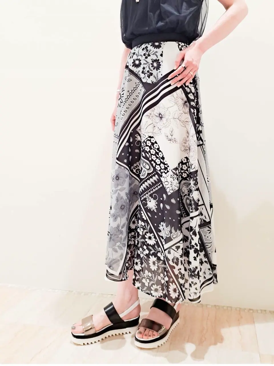 GRACE CONTINENTAL 今野　志保 コーディネート画像