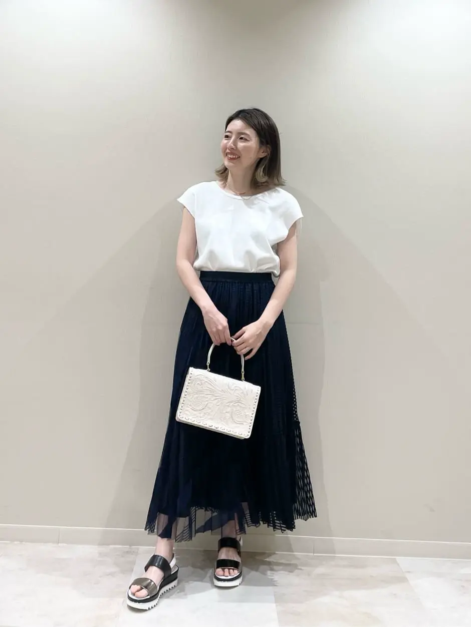 GRACE CONTINENTAL minami コーディネート画像