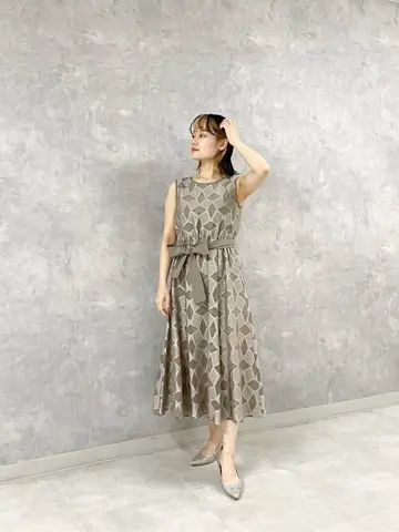 GRACE CONTINENTAL SAYUMI Nagashima コーディネート画像