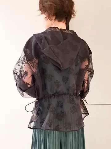 GRACE CONTINENTAL 今野　志保 コーディネート画像