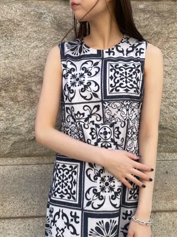 GRACE CONTINENTAL 伊藤　静華 コーディネート画像