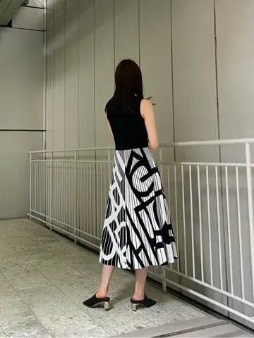 GRACE CONTINENTAL 伊藤　静華 コーディネート画像