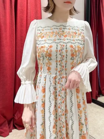 GRACE CONTINENTAL SAYUMI Nagashima コーディネート画像