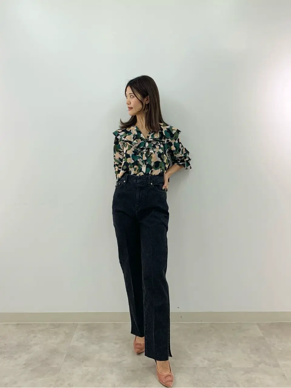 美品 ダイアグラム グレースコンチネンタル フロントタックフリルブラウス S 黒 フロントタックフリルブラウス / GRACE CONTINENTAL | GRACE